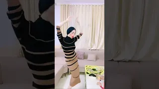 عامله زي عمود نور في شارع 