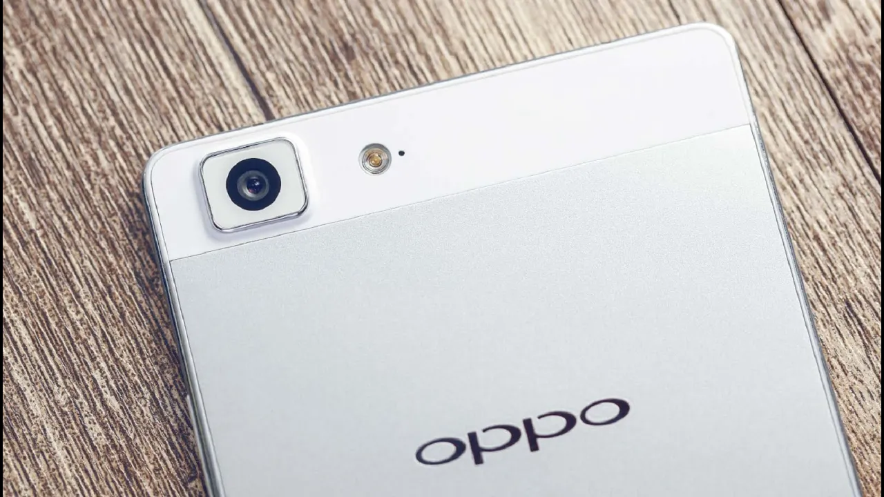 Pandang pertama Oppo R1X Sebuah lagi peranti kelas pertengahan di pasaran. 5 IPS LCD 720P Snapdrago. 