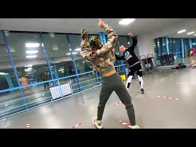 Потеряли пацана танец. Потеряли пацана танец. Пацан не танцевал включили и он заджеркал. Пацан не танцевал включили и он заджеркал. Толстый пацан с шокером.