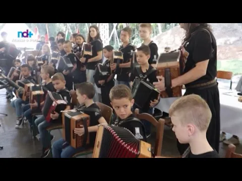 Programa Vera Toledo: Blumenau oferece curso gratuito de acordeon para crianças