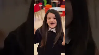 اجمل طفله تغني اغنيه تركيه ناز لايك اشتراك 