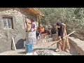 Download Lagu Nomadic life: harvesting honey and building a shelter with the help of a kind man