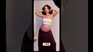 بطلة مسلسل البحر الاسود تستعرض حملها 