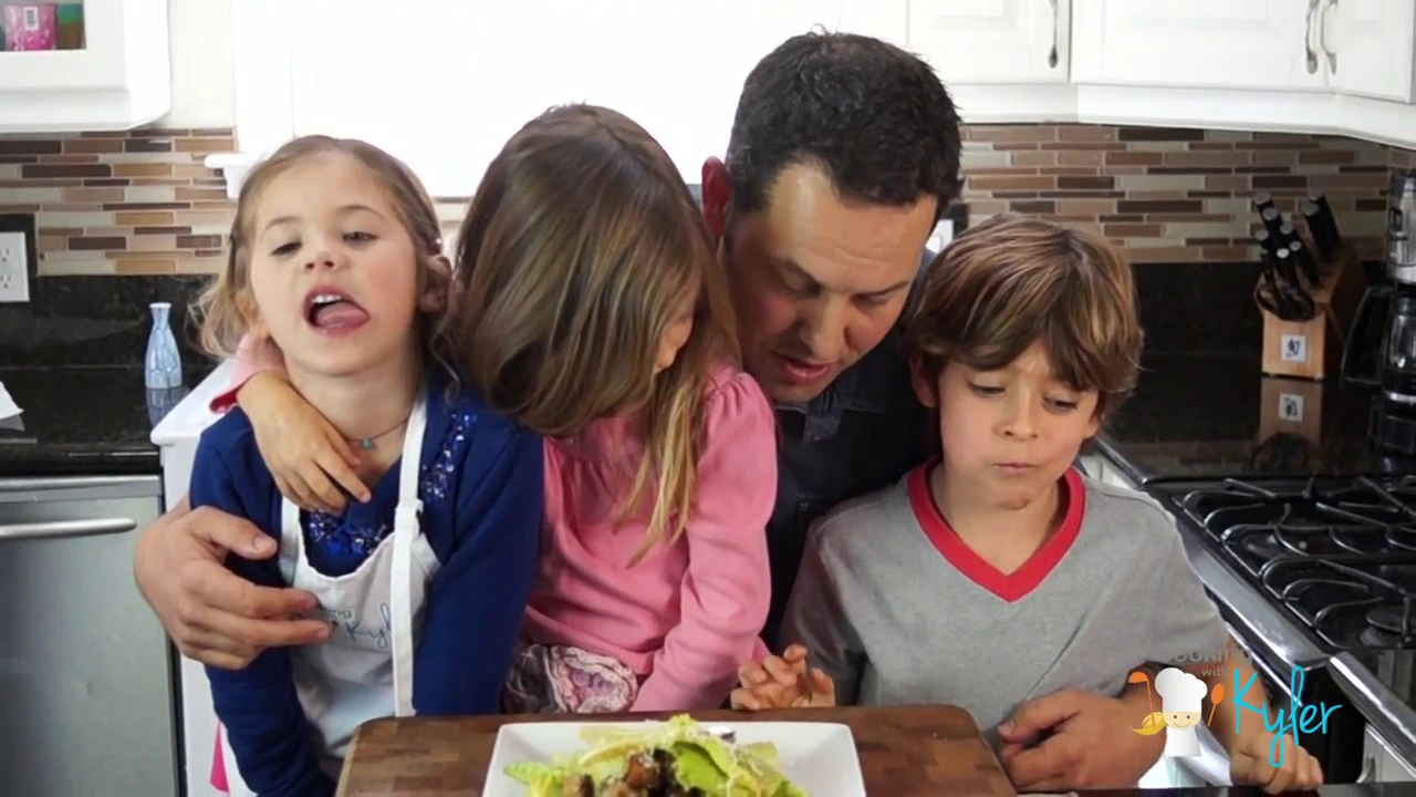 How to make CAESAR SALAD/Easy Recipe made with Kids