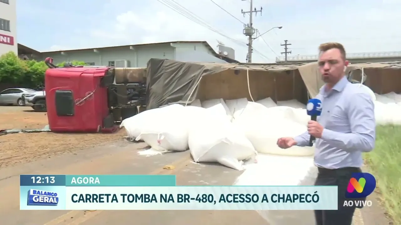 Acidente: Carreta Tomba no Acesso a Chapecó