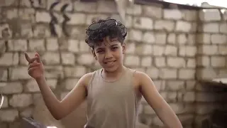 قصة مكانيكي سيف سليمان اصغر ميكانيكي يبدع في أغنية أنا عن نفسي ميكانيكي   صوت هز المشاعر     دندنها