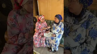 عايزين الكواليس 😂 طب اهوه ✋ابقي اسمع حد بيضحك 