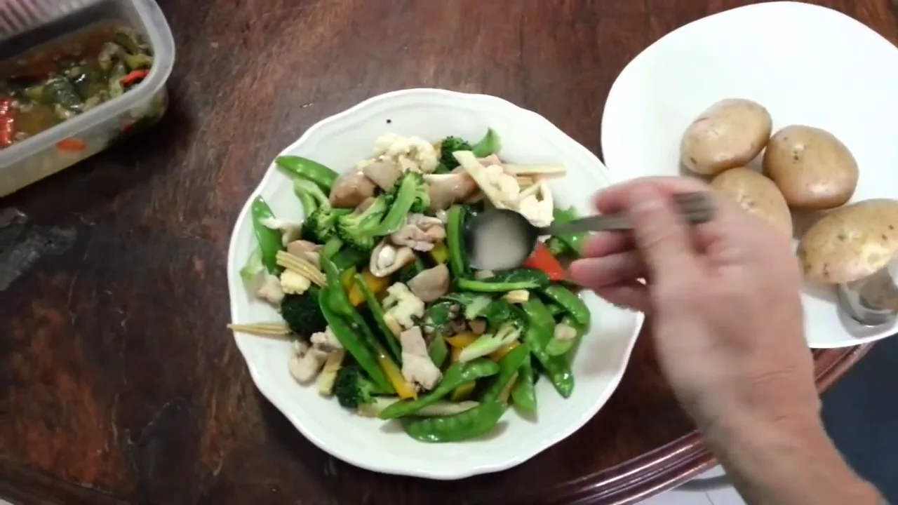 Thai Food Surprise - Stir-fried Vegetables, Thai Style