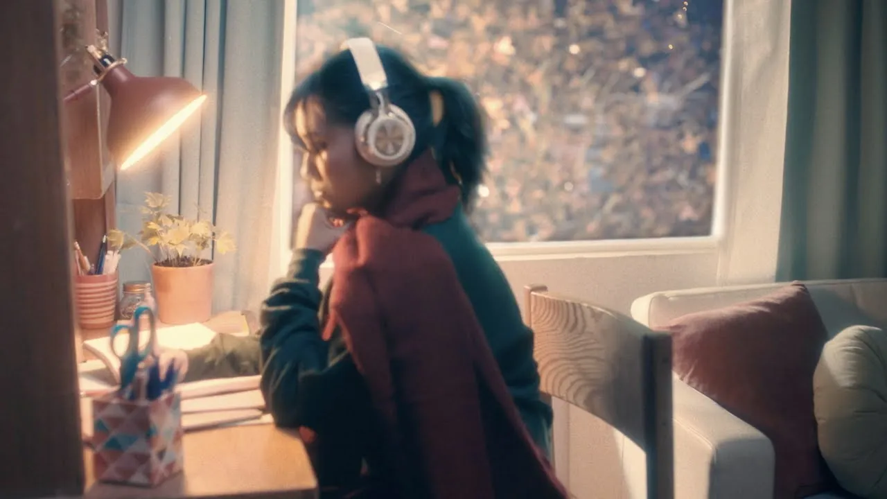 NIKI - Every Summertime (Official Video) NIKI - Every Summertime (Official Video)