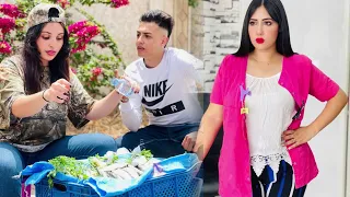 فيلم قصير اليتيمات كيخدمو بحلال بسبب الضروف بائعة السردين وأختها 