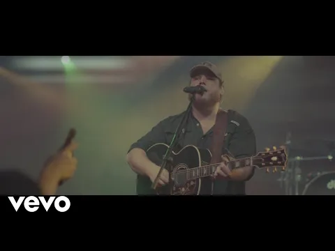 Download MP3 Luke Combs - She Got the Best of Me (Official Video)