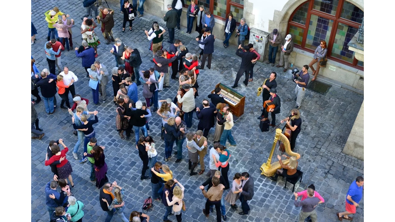 Tango Flashmob Munich Hofbräuhaus Quadro Nuevo La Cumparsita Tango Flashmob Munich Hofbräuhaus Quadro Nuevo La Cumparsita