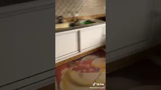 تحت شعار ياو داري وحدي هههه 