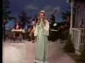 Lynn Anderson - I Beg Your Pardon (I Never Promised You A Rose Garden)