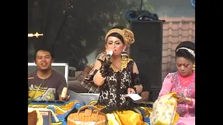 Download SONGKET BANDUNG ( Sinden Mamah Nia Bandung ) Live Desa Sindangheula MP3