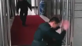 اطلاق نار في مركز شرطة ماذا فعل رجال الشرطة 