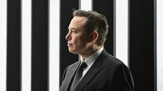 Musk Wins Reinstatement of His 2018 Pay Package as CEO