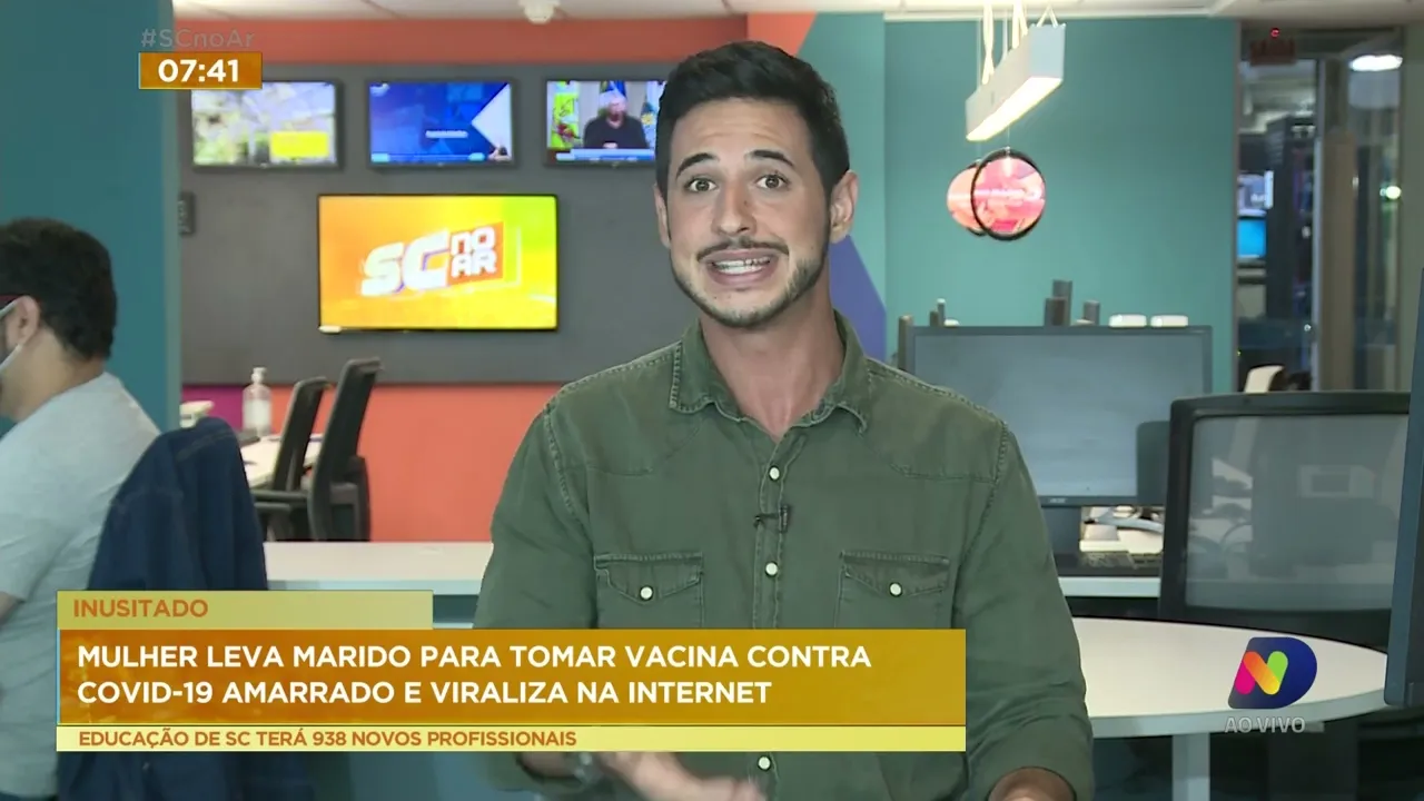 Mulher leva marido para tomar vacina contra Covid-19 amarrado e viraliza na internet