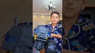 محمد وسيارتو يلي أكبر منو              دندنها