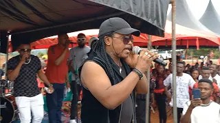 wow legendary nana acheampong performs 20 munites of nonstop live band at akyem akoakom