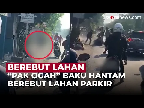 Viral! Diduga Rebutan Lahan Parkir, "Pak Ogah" Baku Hantam di Jalan