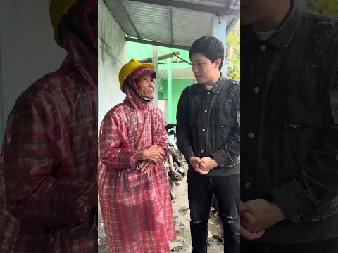 Huy Lê Giúp Đỡ Chú Bán Vé Số Rớt Mất 200 Tờ Giữa Trời Lạnh Giá Rét ở Huế