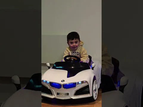سياره العجيبه وأصغر سائق سياره 😅🤣😉😱