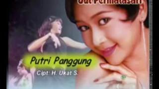 putri panggung uut permatasari