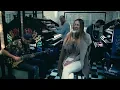 Download Lagu SYNAPSON - Hide Away (feat. Holly) (One Shot Session)