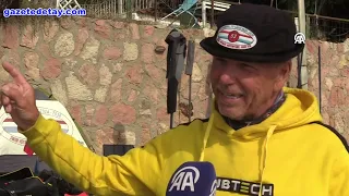 Yaşamını Sığdırdığı 3 çantayla Yüzerek Denizleri Aşıyor 