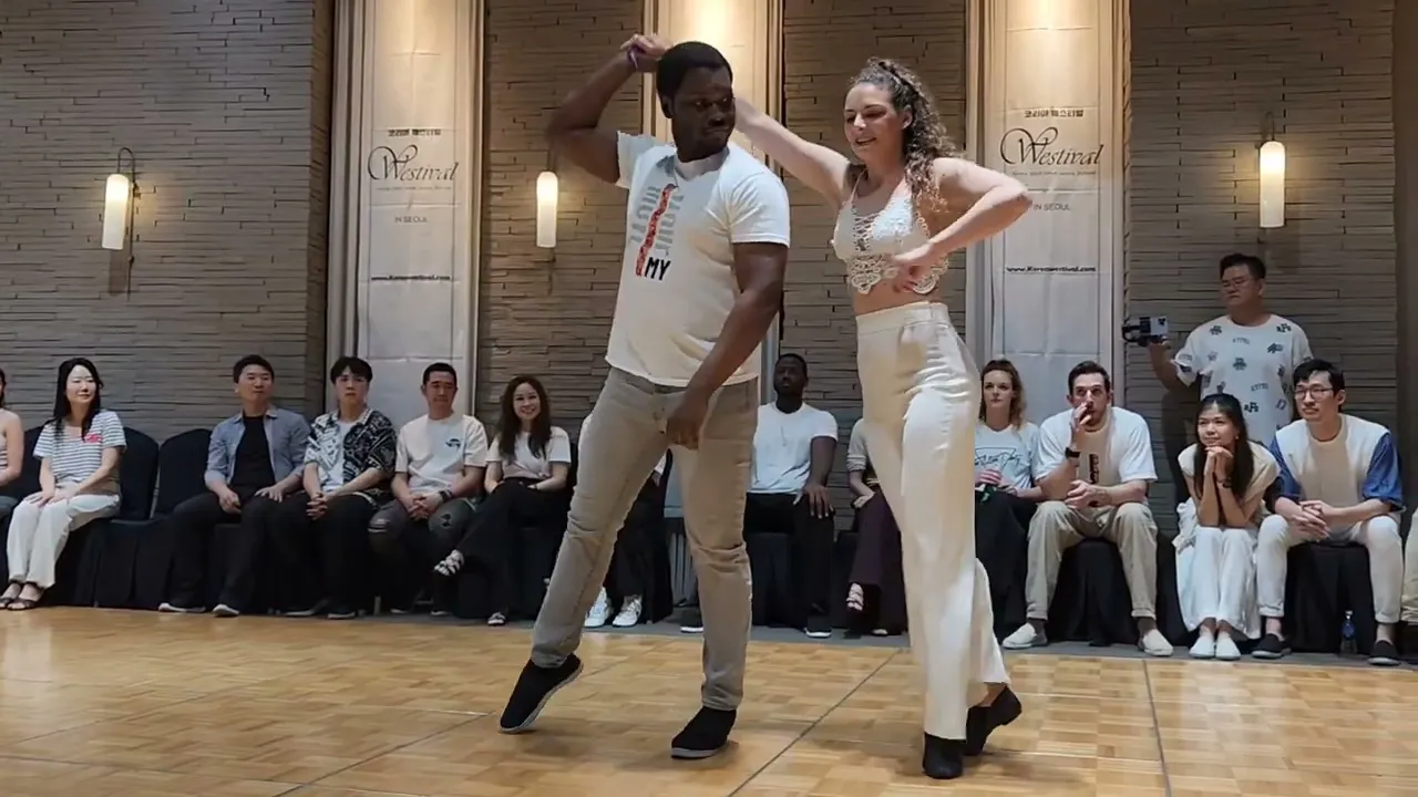 Intermediate Winner Gus Takow & Madeleine Platts - Winner J&J Korea Westival 2024