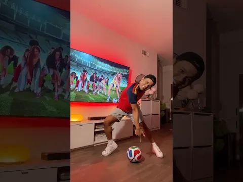 Dai Dai @Shakira ⚽️🌎 #daidai #shakira #dance #fifaworldcup