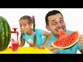 Lagu Sofia en papa maken gezonde watermeloen sap!