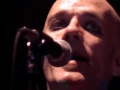 Download Lagu R.E.M. - Everybody Hurts (Road Movie '95)