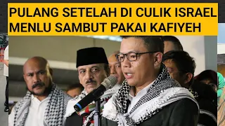 MENLU RI SAMBUT RELAWAN SUMUD FLOTILLA KENAKAN KAFIYEH PALESTINA