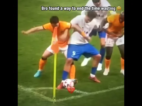 Bro wasn’t letting him waste any more time🤣 #football #futeball