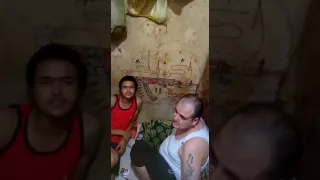 غناء من داخل السجن اسمع كلام بيوجع القلب هتبكي علي حالك 