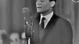 كامل الأوصاف فتني والعيون السود خدوني من هواهم رحت أغني آه يا ليلي آه يا عي ن حليم 