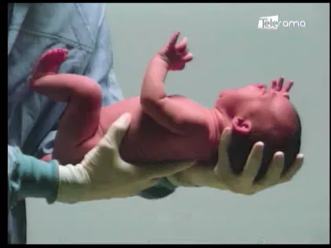 Primeros auxilios en partos públicos