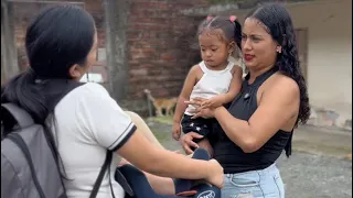 Zoe cuida de su primo Isaac por un momento hasta que llegue Madeley 