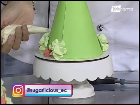 Aprenda a realizar un árbol de navidad comestible