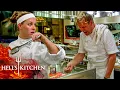 Download Lagu Chef Makes Gordon Ramsay Burn His Hand, Twice! | Hell's Kitchen