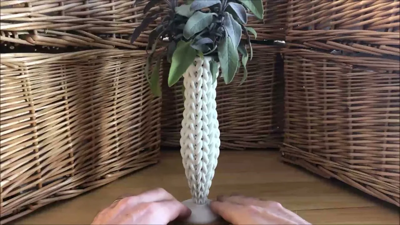 Knitted Fluted Vase