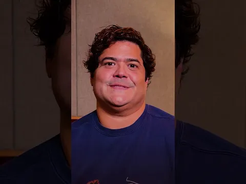 Take a peak behind the beak med Harvey Guillén  #HelluvaBoss är ute den 14 oktober!