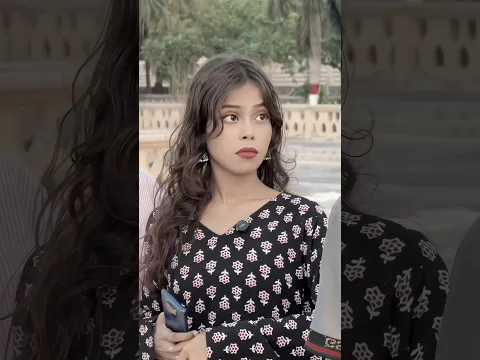 guy's kya aise jhooth bolna chahiye isko😍 #love #lovestory #couple #shorts