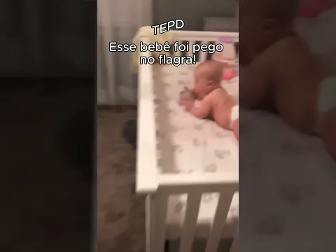 Esse bebê foi pego no flagra! 😂🍼👶