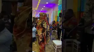 ندى القلعة  في عيون كده               دندنها