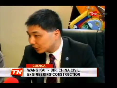 Ministra de transporte firma contrato para Av. Ordoñez Lasso