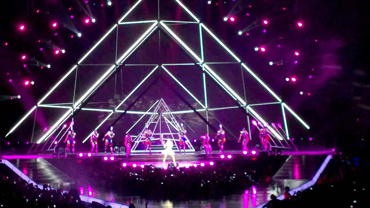 Katy Perry - Roar Live - The Prismatic World Tour Katy Perry - Roar Live - The Prismatic World Tour