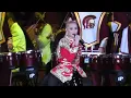 Download Lagu Gwen Stefani \u0026 USC / UCLA Bands Hollaback Girl 2022